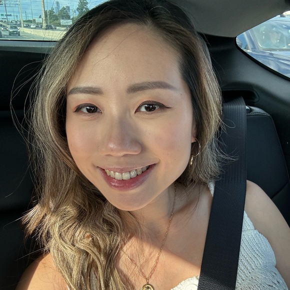 Meet your Posher, Claire - Picture 1 of 2